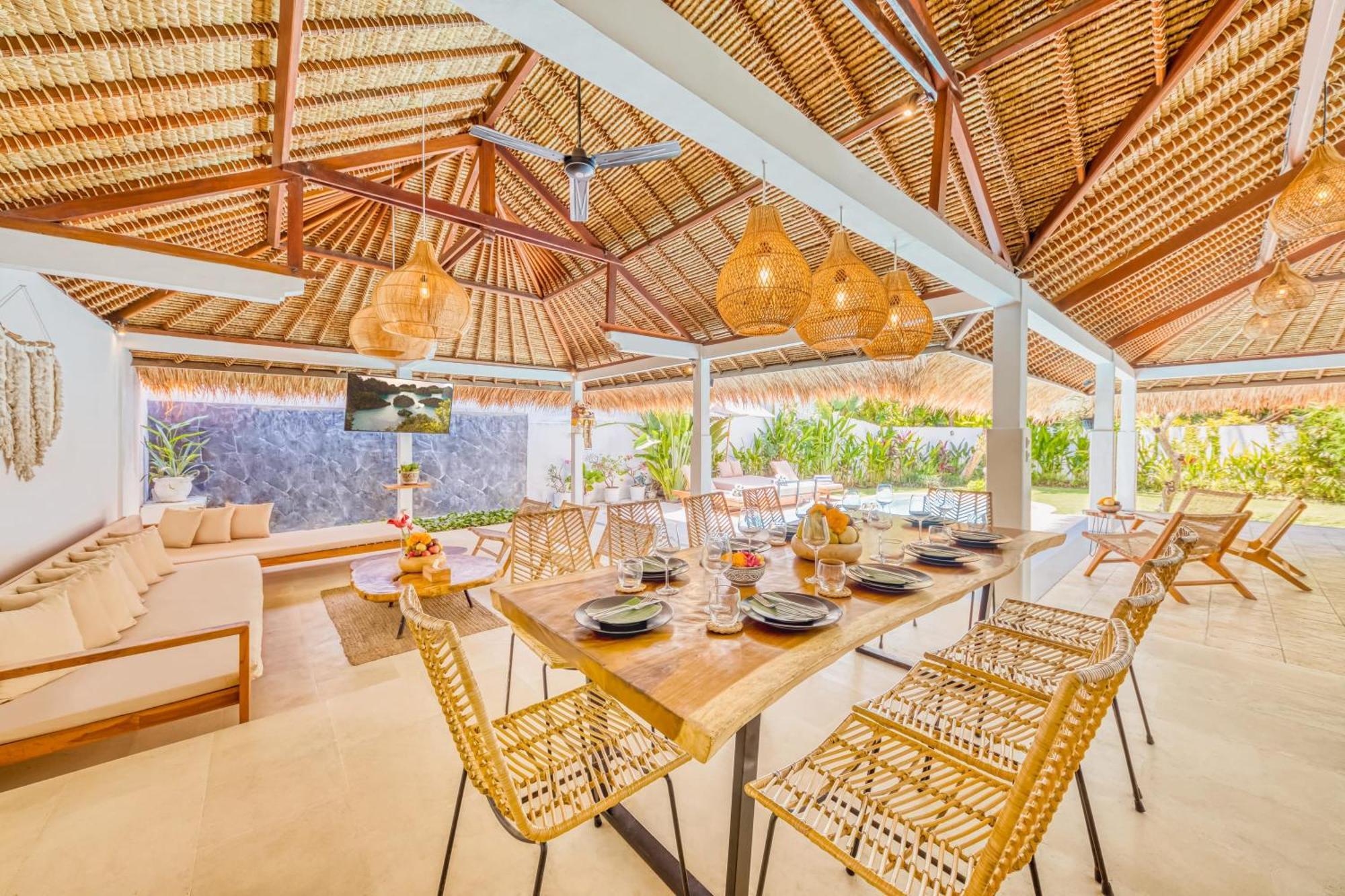 Barcelona - Private 5 Bdr In Seminyak, Location, Large Pool & Garden Villa *