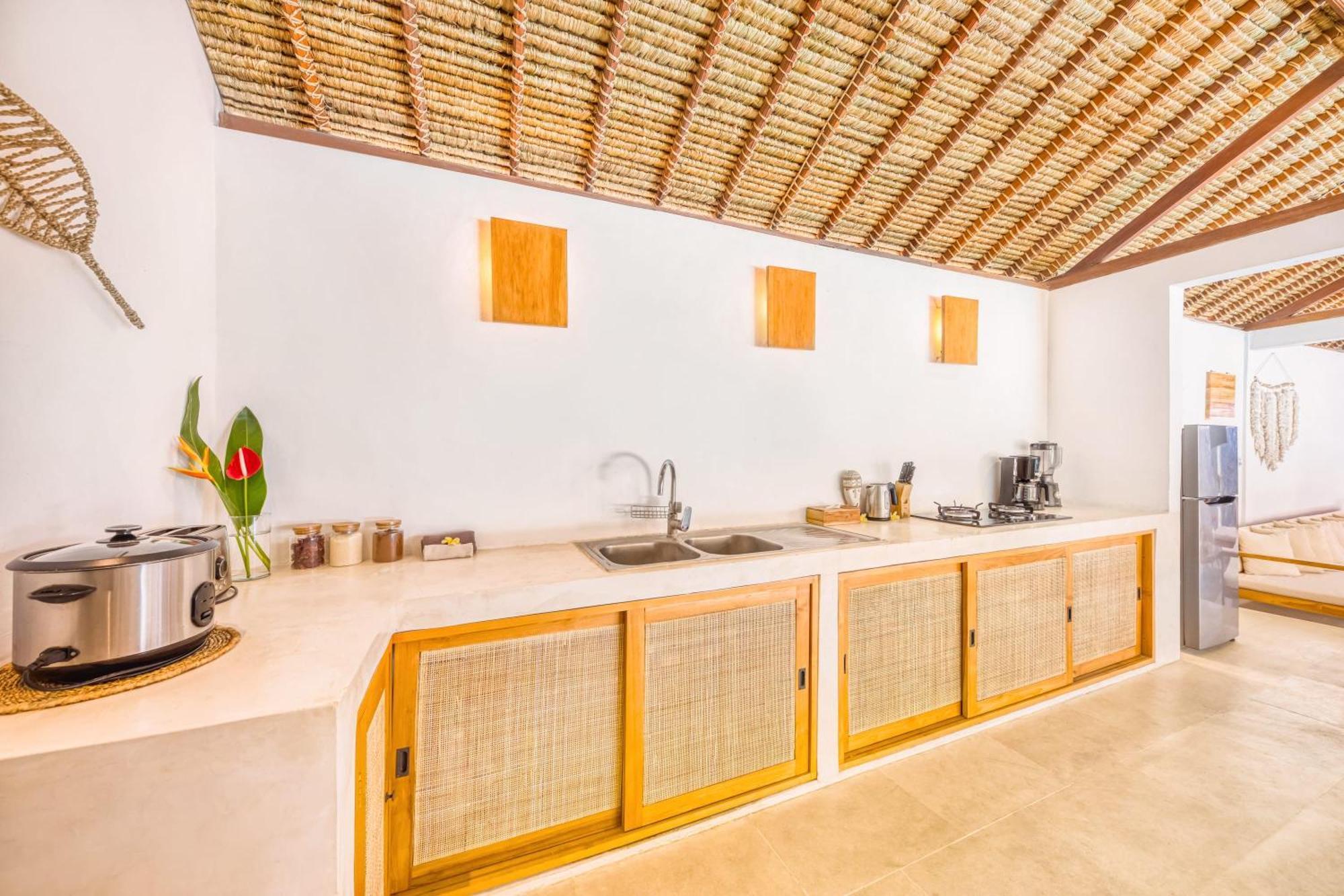 Barcelona - Private 5 Bdr In Seminyak, Location, Large Pool & Garden Villa